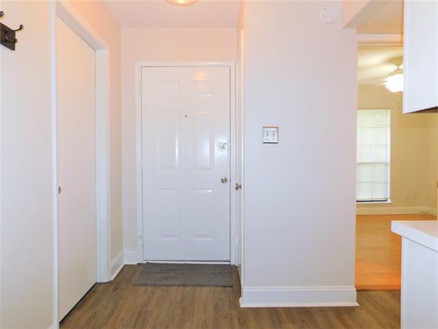 Foto del edificio - 2716 Mistywood Ln