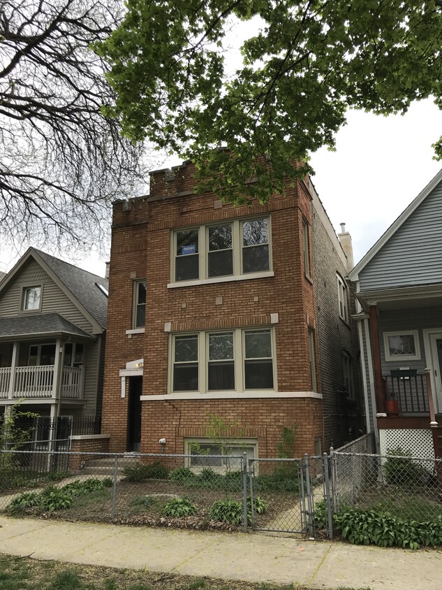 Primary Photo - 4243 N Bernard St