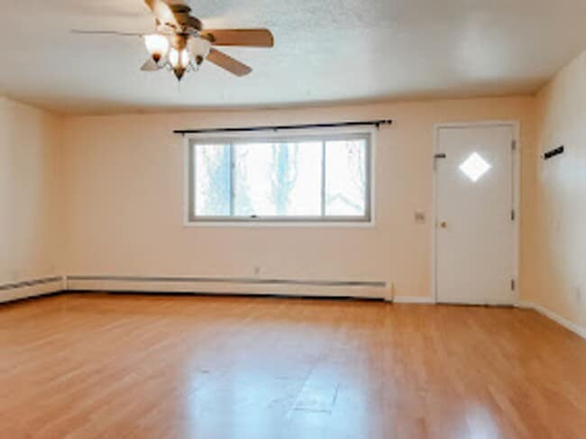 Building Photo - UTILITIES INCLUDED! Large 3 bed/ 1.5 bath ...