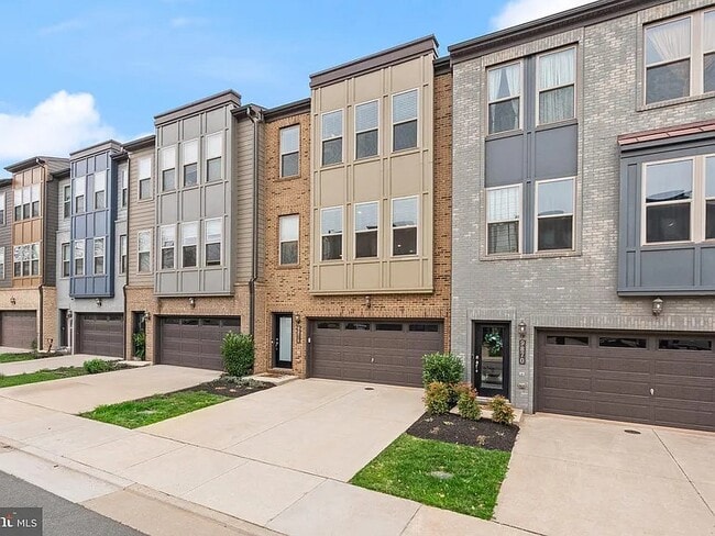 Building Photo - 9874 Buchanan Lp