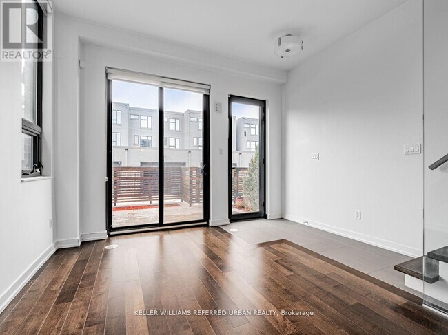 Photo du bâtiment - 33 Achtman Lane