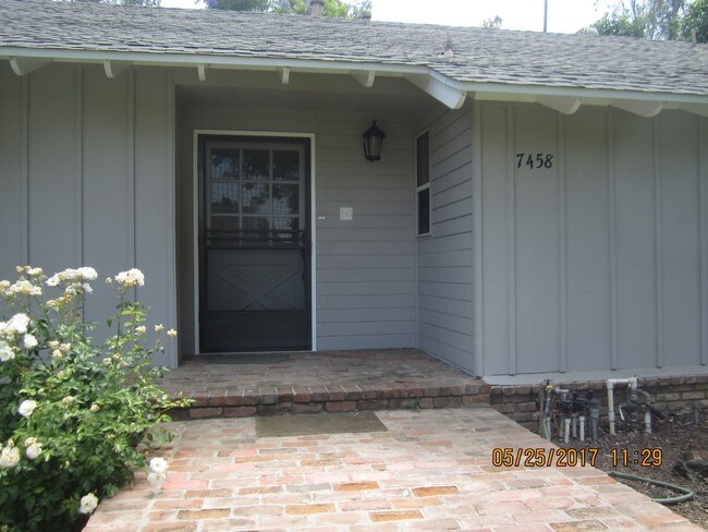 Building Photo - 7458 Whitegate Ave