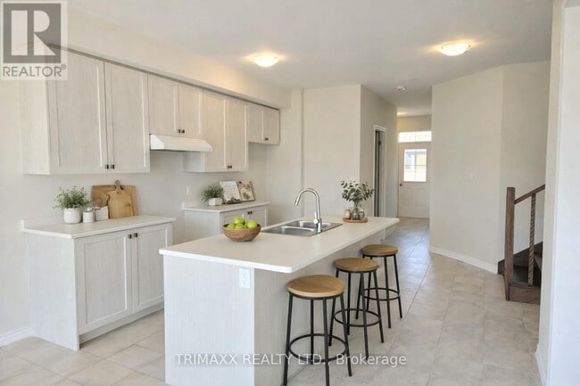 Building Photo - 275 Vanilla Trl