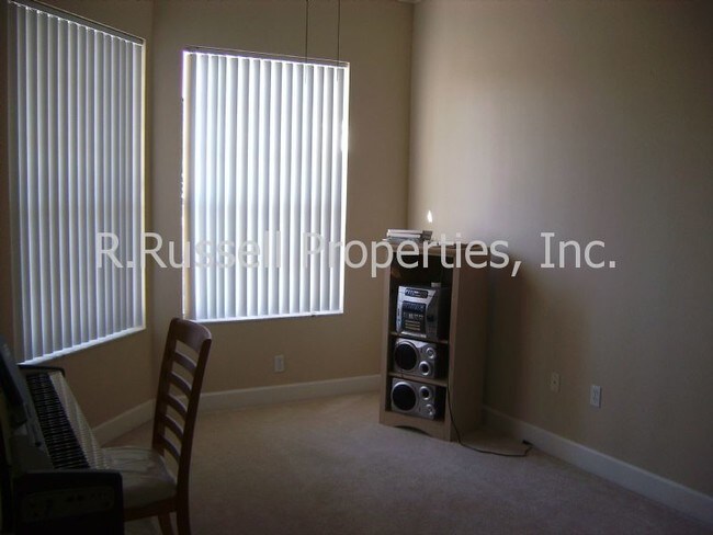 Building Photo - 484 N Pine Meadow Dr