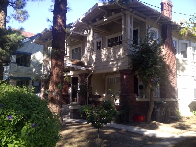 Foto del edificio - Parkside Apartments