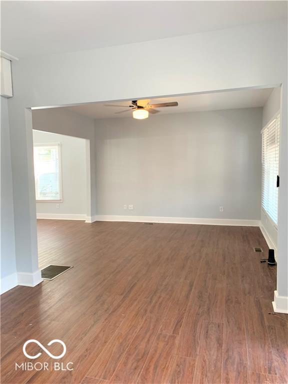 Foto del edificio - 3621 N Kenwood Ave