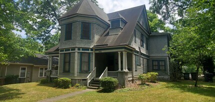 Building Photo - 612 5th Ave