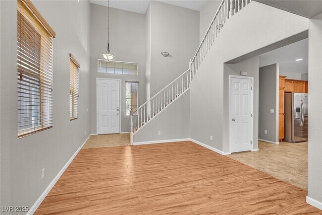 Building Photo - 6160 Sugartree Ave