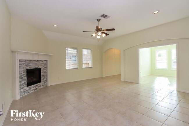 Building Photo - 23810 Via Viale Dr