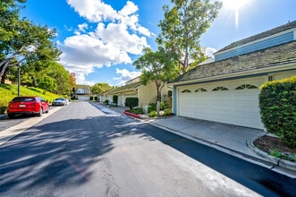 Building Photo - 620 Holbrook Ct