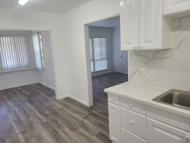Building Photo - 4031 Inglewood Blvd