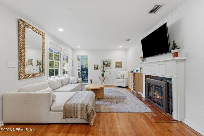 Foto del edificio - 1650 Parrish Pl
