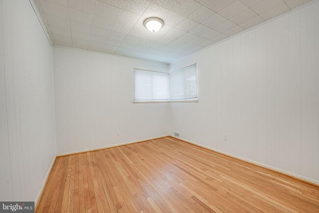 Foto del edificio - 8218 Roanoke Ave