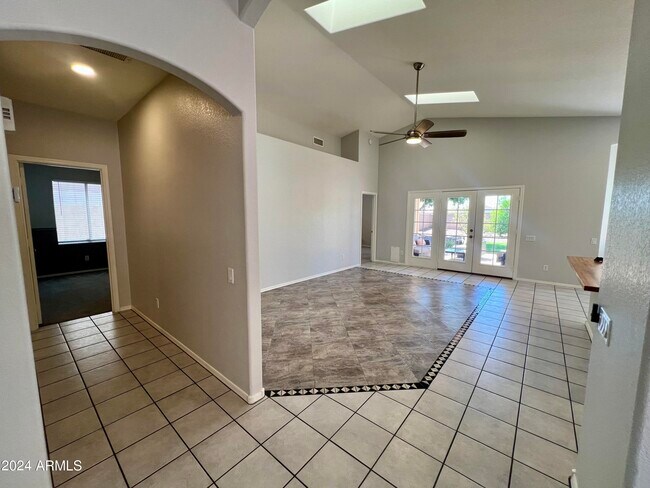 Building Photo - 15610 N 12th Ave