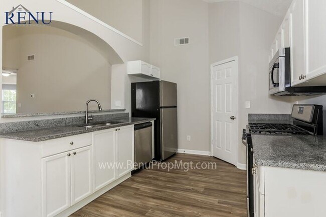 Foto del edificio - Now Available!