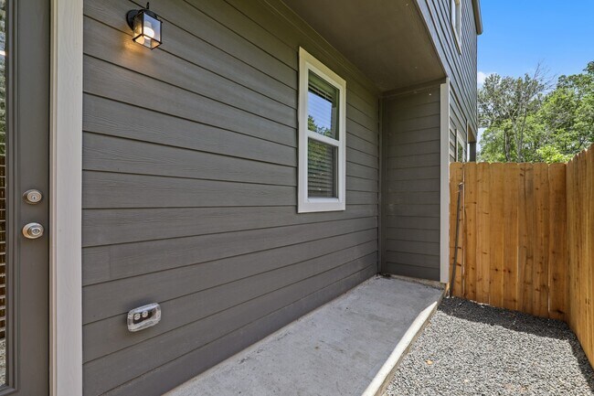 Building Photo - 13504 Axel Ln