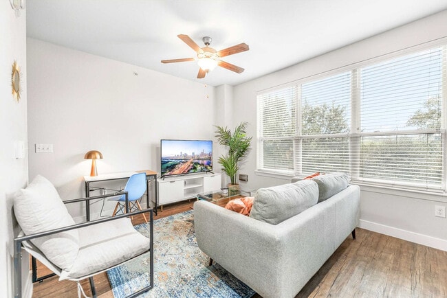 Building Photo - 501 E Oltorf St