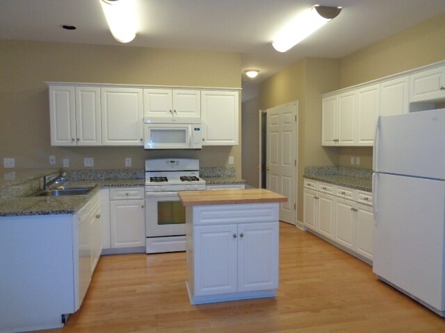 Building Photo - 928 Wonderland Pass