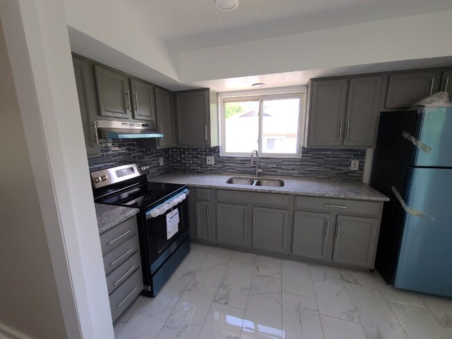 Foto del edificio - 7127 Askew Ave