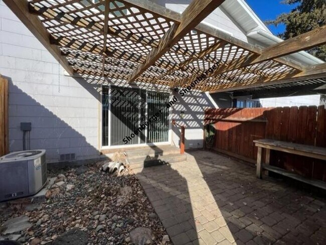 Foto del edificio - 106 Smithridge Park