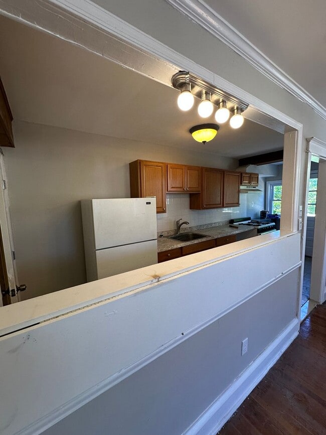 Building Photo - 3 Bed/2 Bath Available in Upper Darby