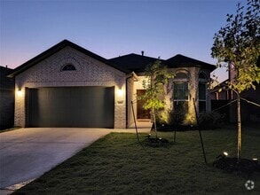 Building Photo - 472 Algaroba Loop