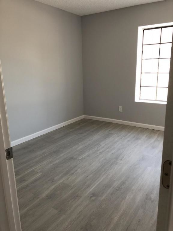 Foto del edificio - 15722 south b st #1