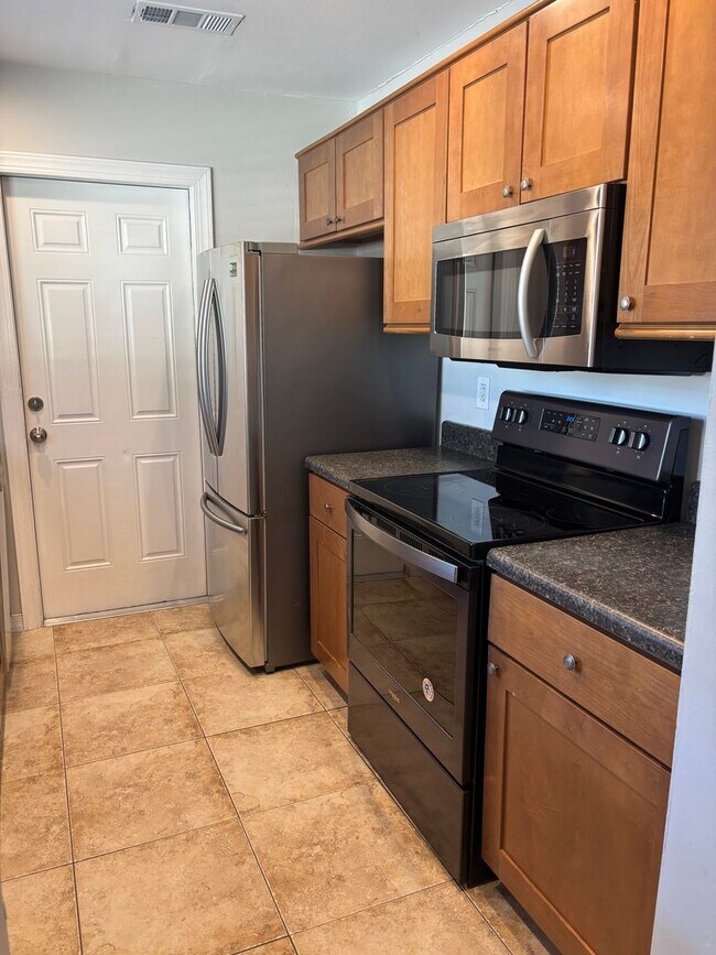 Foto del edificio - Townhome For Rent