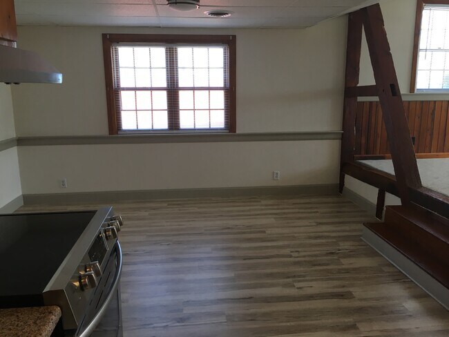 Building Photo - 2910 Stillmeadow Ln