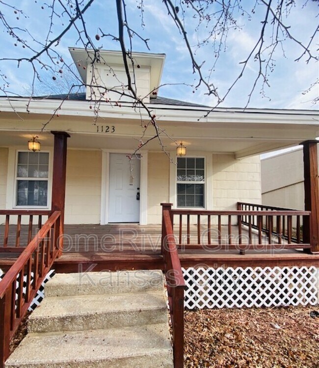 Building Photo - 1123 S Noland Rd