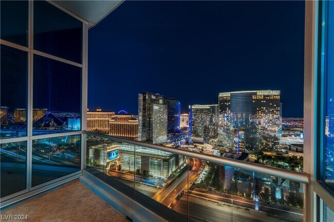 Foto del edificio - 4525 Dean Martin Dr