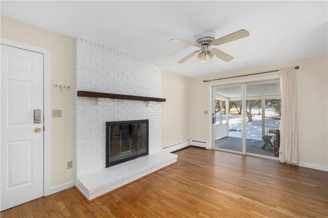 Building Photo - 18 Coggeshall Way