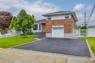 Building Photo - 4100 Meadow Ln