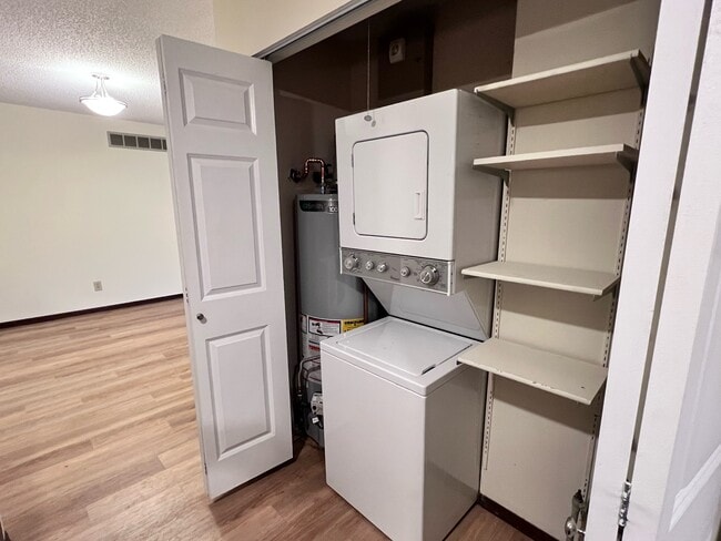 Building Photo - 2309 Melrose Dr