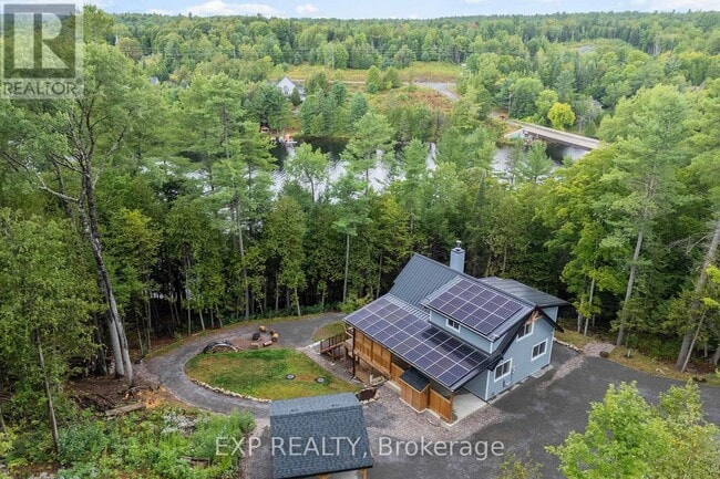 Photo du bâtiment - 70 Springtown Bridge Rd