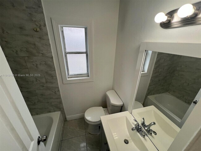 Foto del edificio - 1935 SW 2nd St