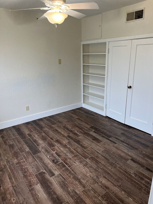 Building Photo - Move in ready!