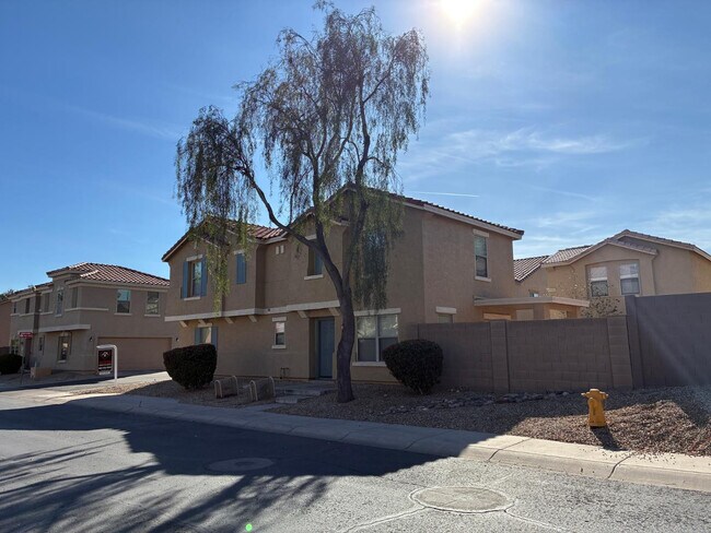 Building Photo - 9646 N 82nd Glen