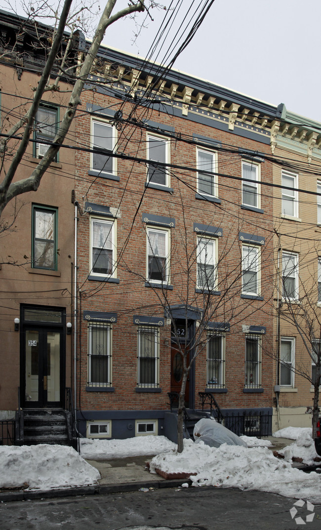 Primary Photo - 352 7th St