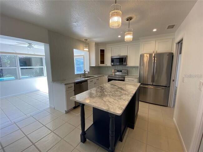 Building Photo - 2505 Gulf Blvd