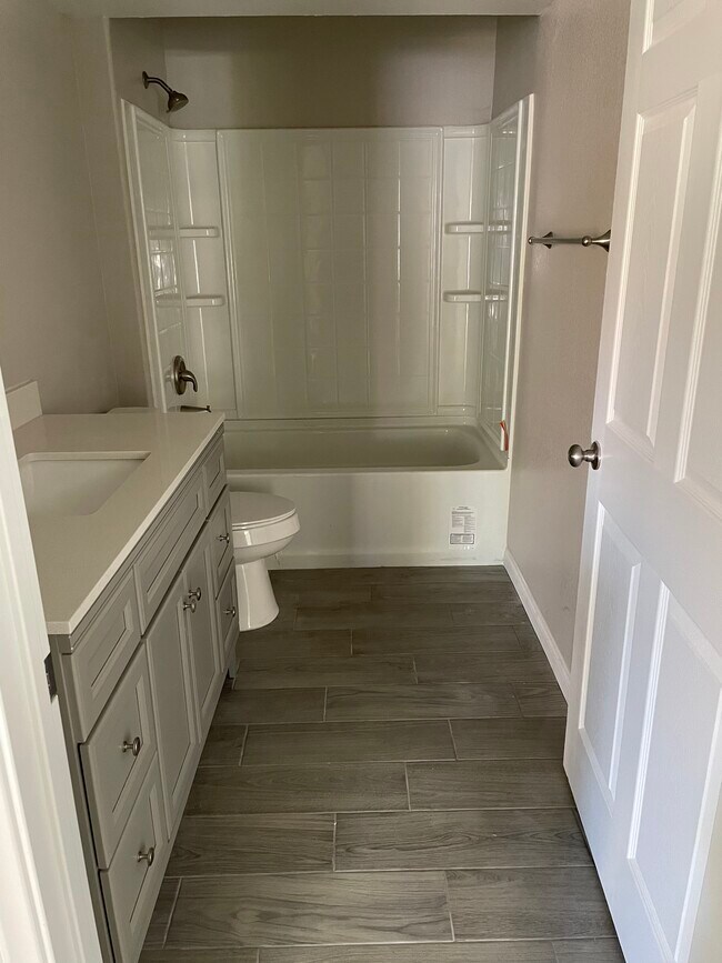 Foto del edificio - 2300 E Silverado Ranch Blvd