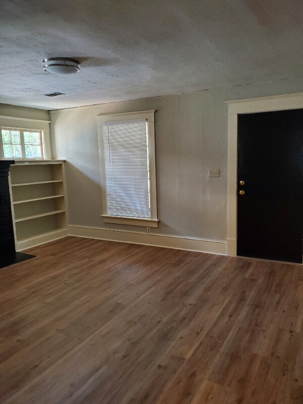 Foto del edificio - 1018 Hemphill Ave NW