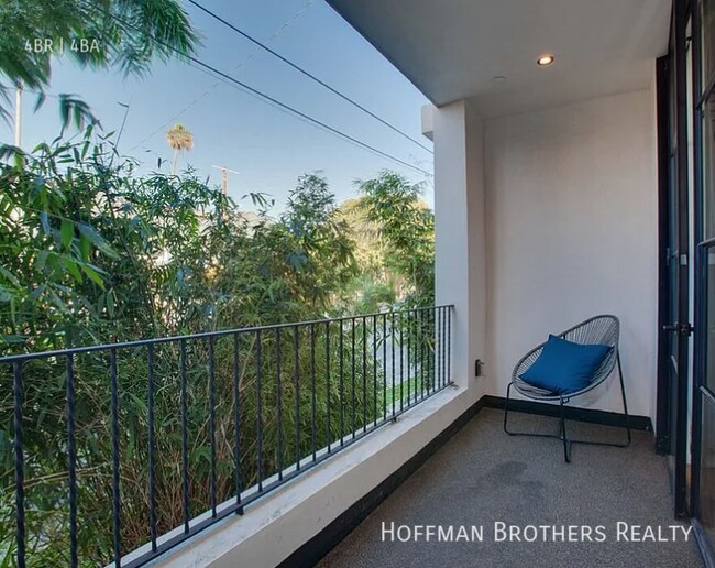 Foto del edificio - 1254 N Las Palmas Ave