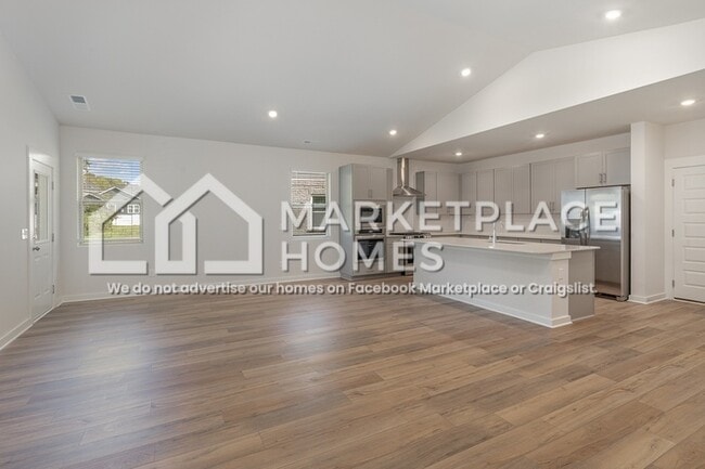 Building Photo - 882 Nightingale Ave