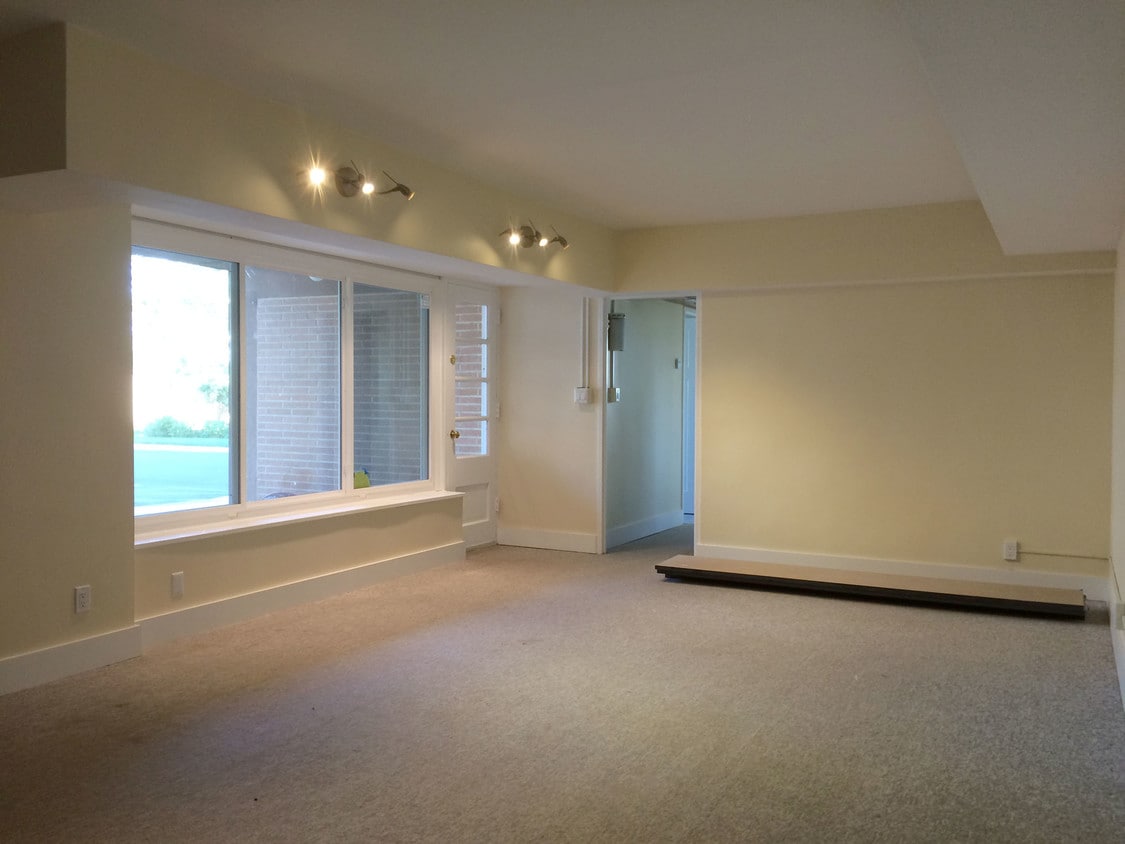 living room - 321 Sunset Ave