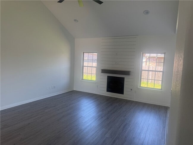 Foto del edificio - 3518 Montpilier Pl