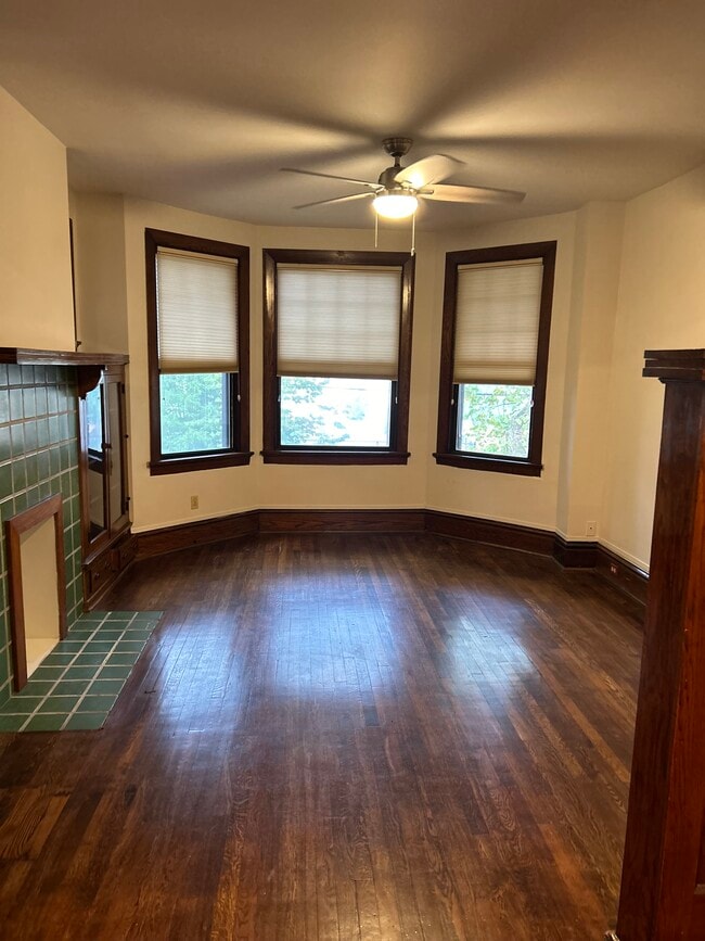 Building Photo - 44 N Meadowcroft Ave