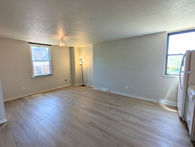 Building Photo - 3227 Hardie Wy