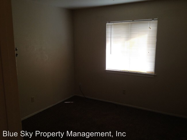 Building Photo - 324 Springville Ct