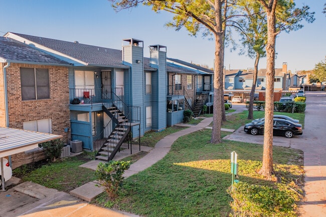 Building Photo - 10001 Westpark Dr